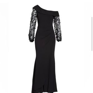 Fits more like a 10 due to style